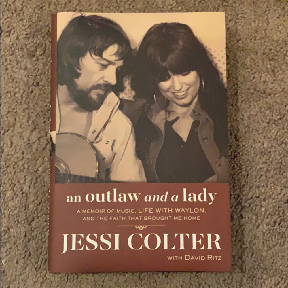 Hardcover An Outlaw and a Lady